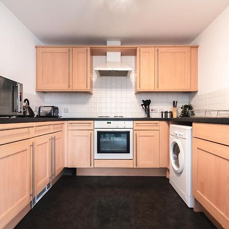 Best Price! Large Spacious 2 Bed Apartment - King Size Or Single Beds, Sofabeds, Smart Tvs, Free Parking 사우샘프턴 외부 사진