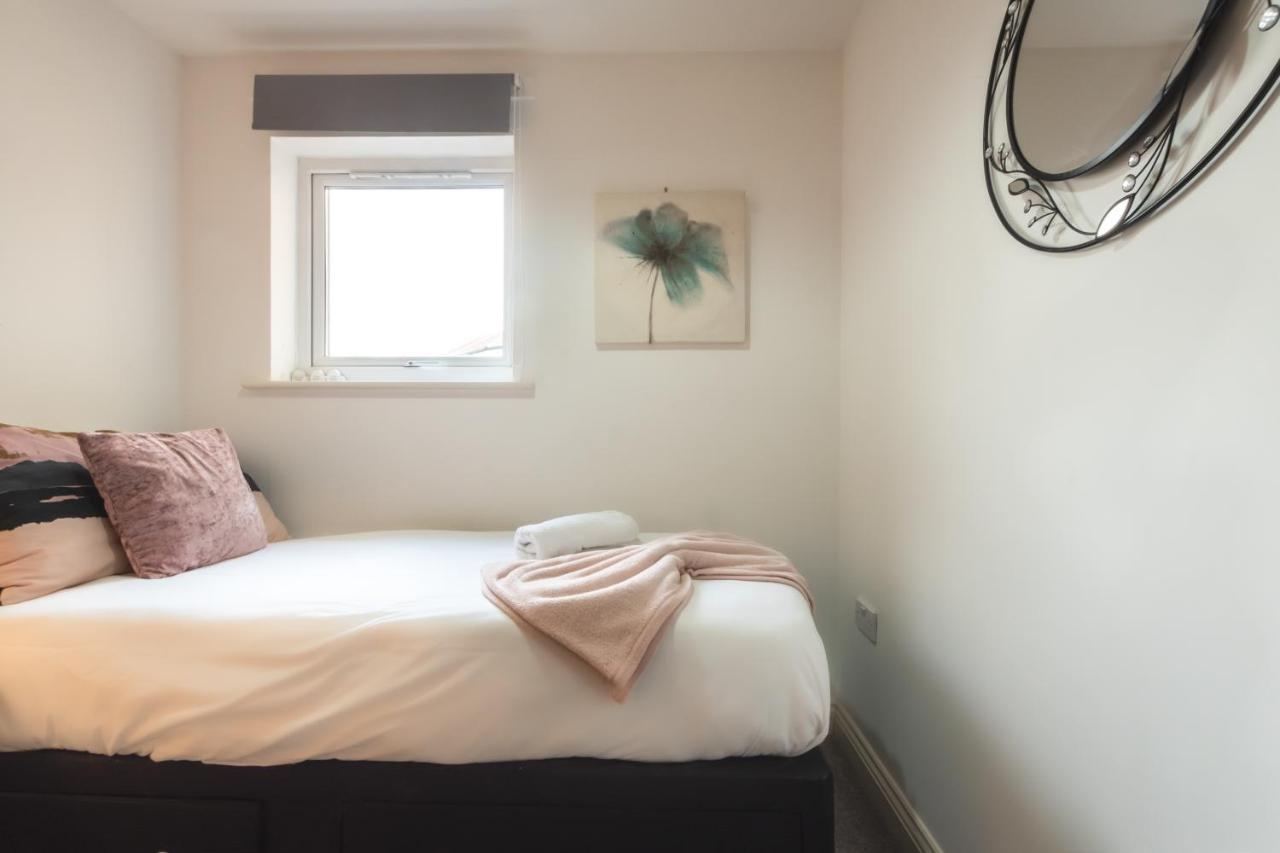 Best Price! Large Spacious 2 Bed Apartment - King Size Or Single Beds, Sofabeds, Smart Tvs, Free Parking 사우샘프턴 외부 사진