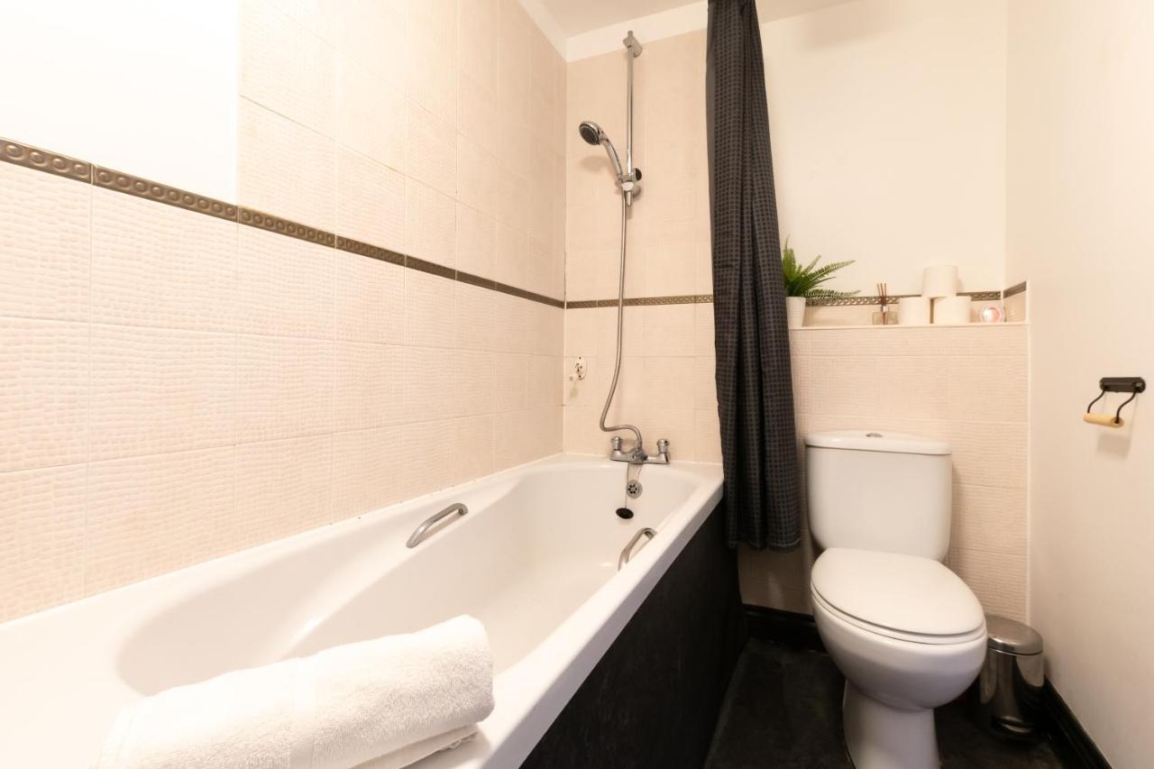 Best Price! Large Spacious 2 Bed Apartment - King Size Or Single Beds, Sofabeds, Smart Tvs, Free Parking 사우샘프턴 외부 사진