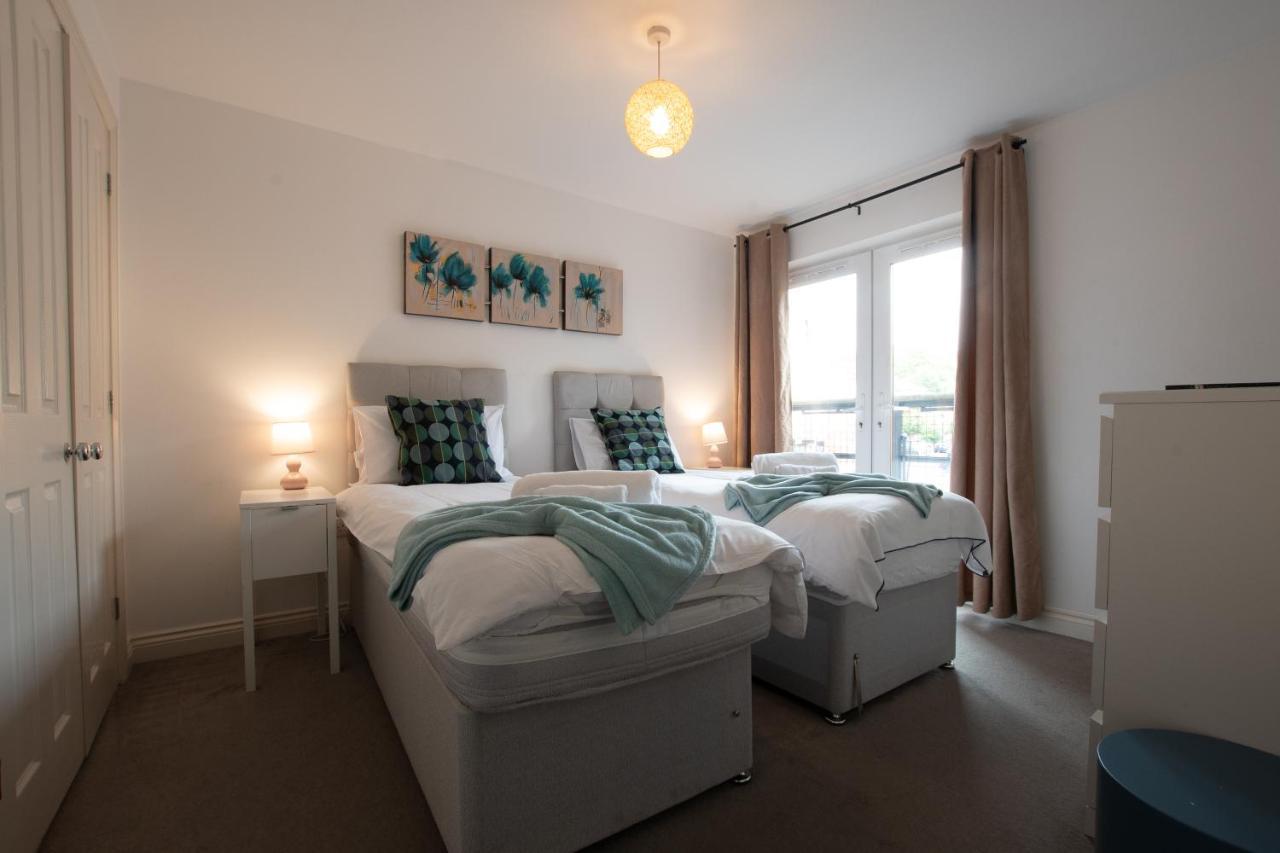 Best Price! Large Spacious 2 Bed Apartment - King Size Or Single Beds, Sofabeds, Smart Tvs, Free Parking 사우샘프턴 외부 사진