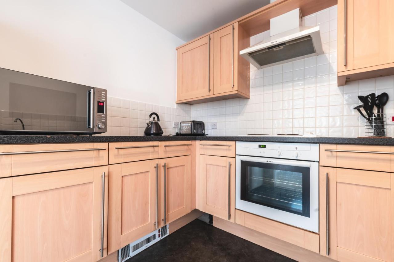 Best Price! Large Spacious 2 Bed Apartment - King Size Or Single Beds, Sofabeds, Smart Tvs, Free Parking 사우샘프턴 외부 사진
